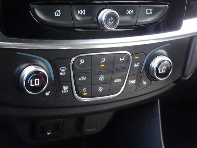 Used 2023 Chevrolet Traverse LT FWD image 30