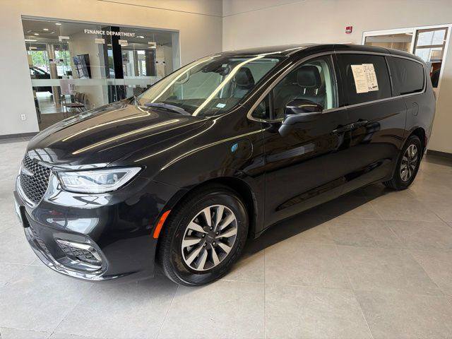 Certified 2023 Chrysler Pacifica Touring-L FWD image 16