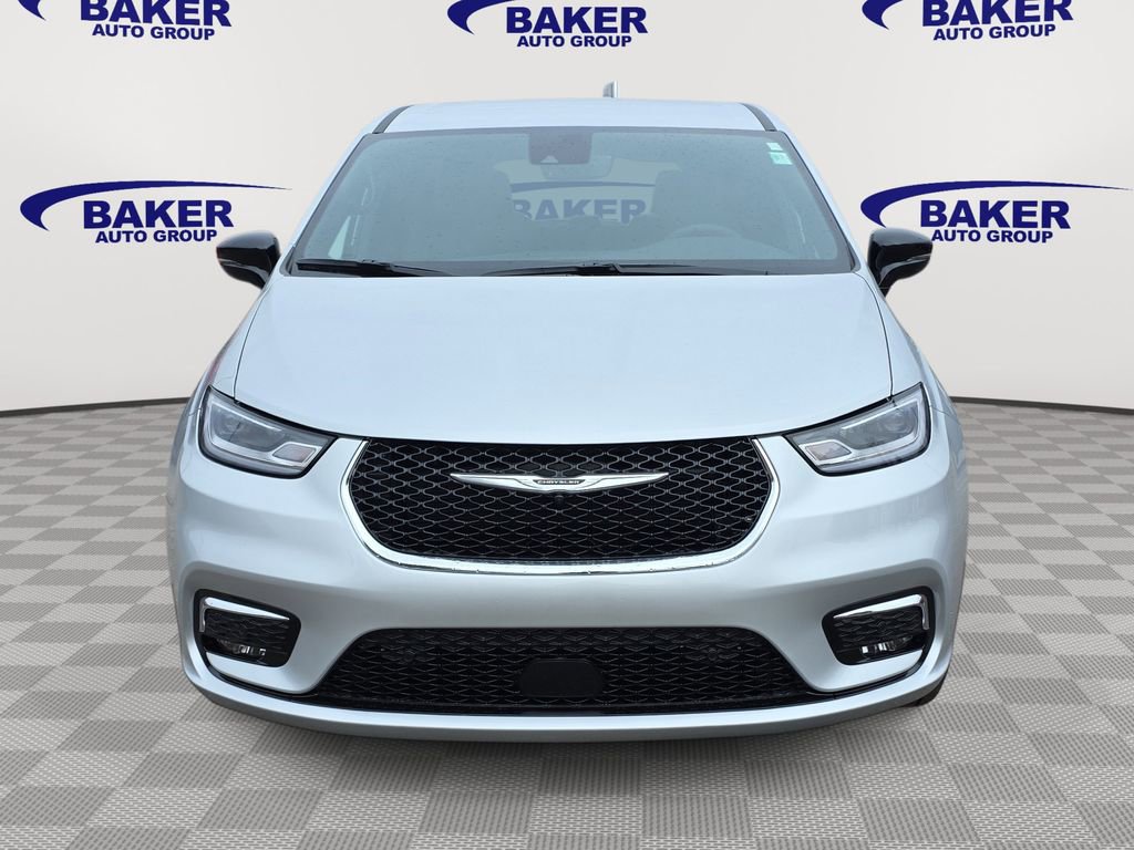 New 2026 Chrysler Pacifica Select image 8