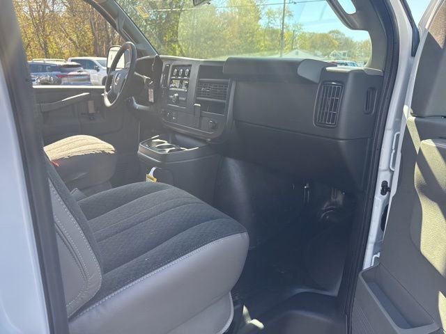 New 2026 Chevrolet Express 2500 RWD image 17