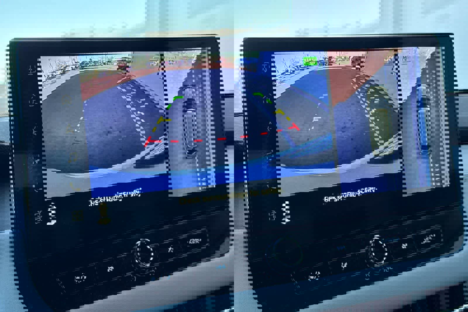 Used 2025 Mitsubishi Outlander SE image 22