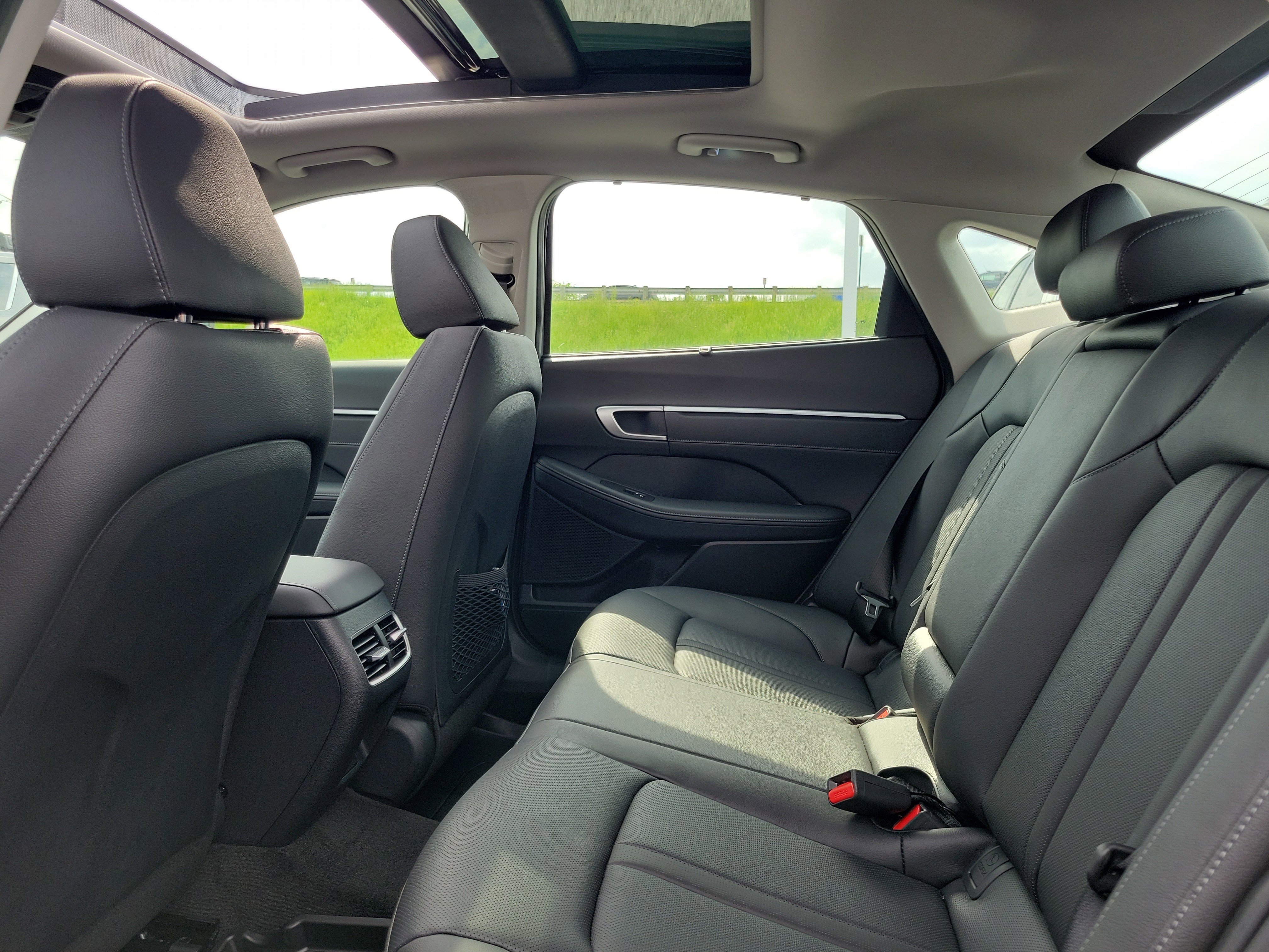 New 2025 Hyundai Sonata Limited image 15