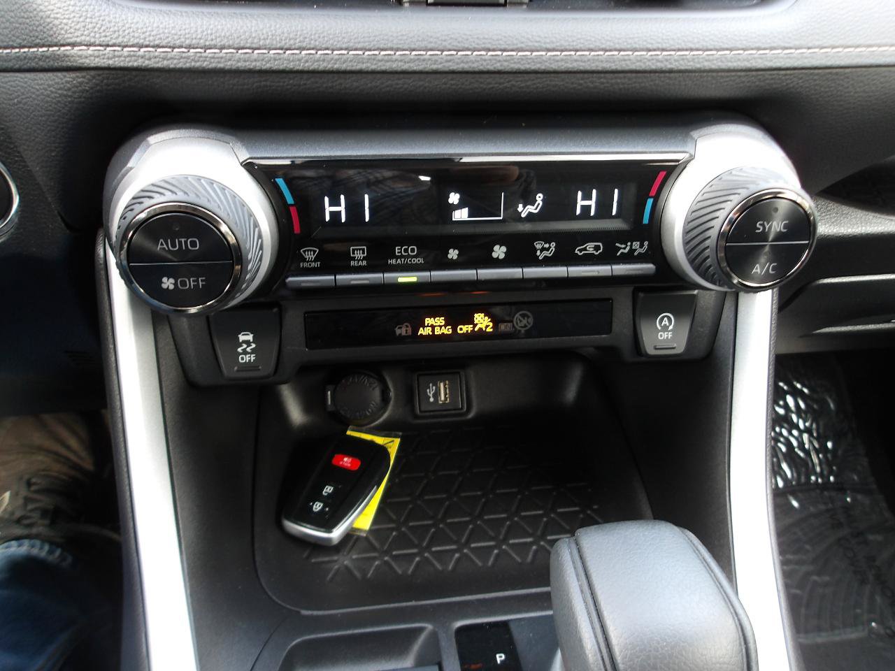 Used 2023 Toyota RAV4 XLE FWD image 20