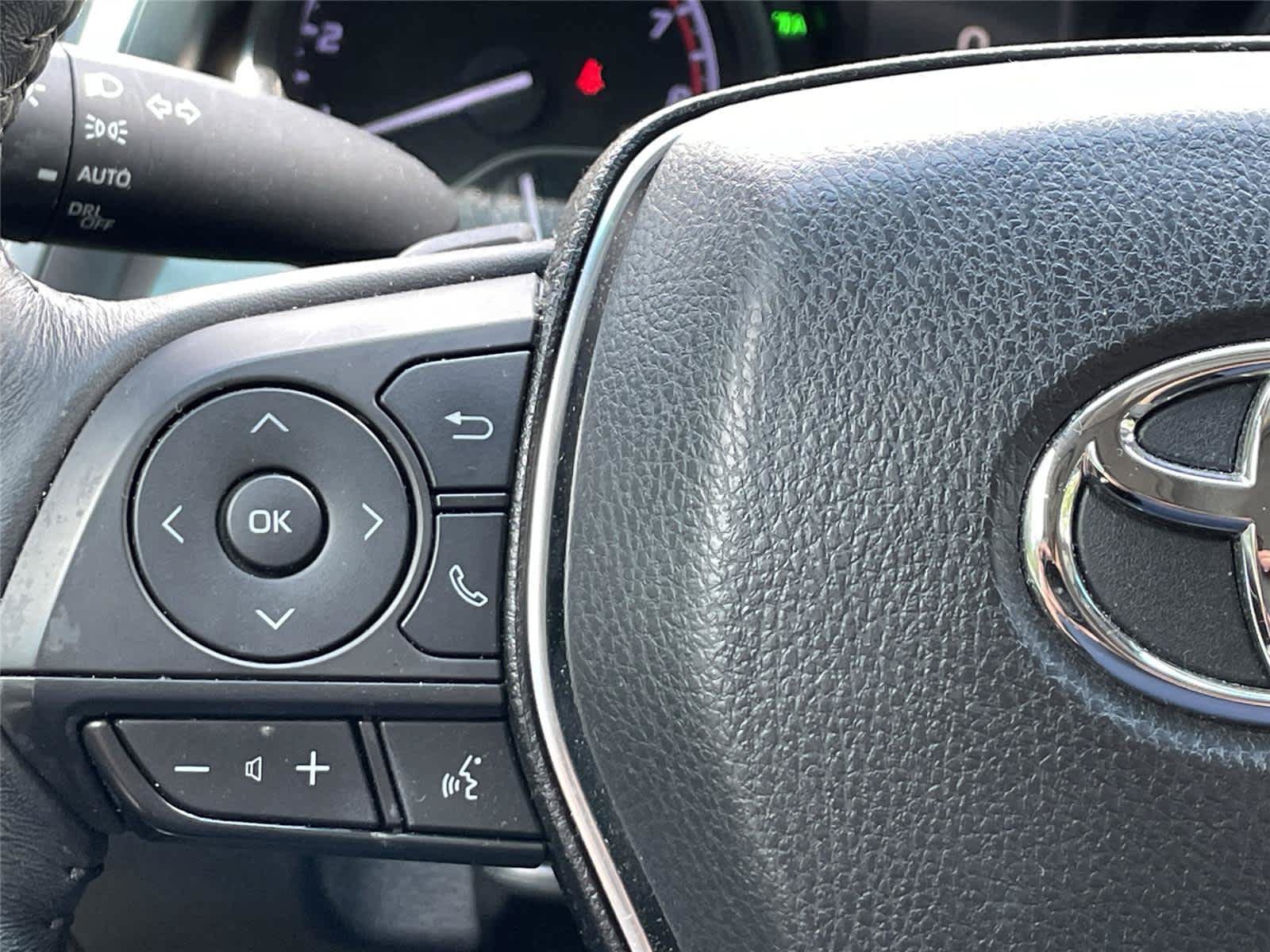 Used 2019 Toyota Camry SE w/ Convenience Package FWD image 21