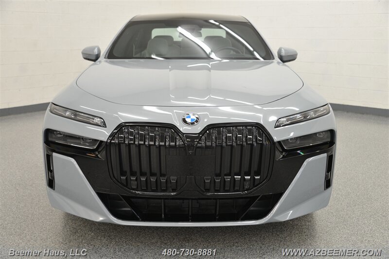 Used 2023 BMW 760i xDrive w/ Executive Package AWD/4WD image 4