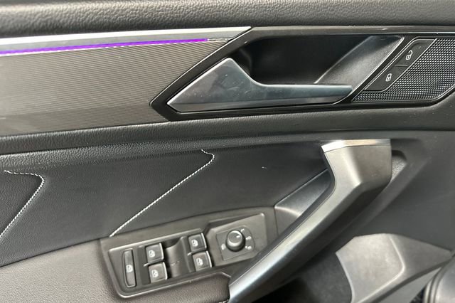 Certified 2022 Volkswagen Tiguan SE R-Line FWD image 13