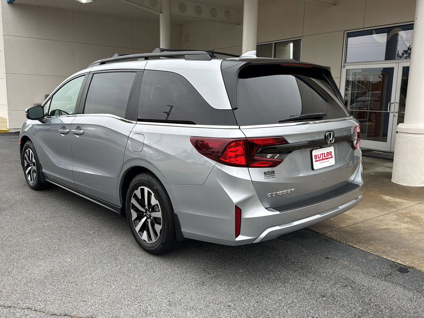 New 2026 Honda Odyssey EX-L image 3
