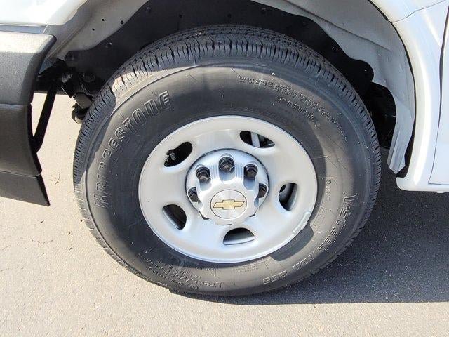 New 2026 Chevrolet Express 2500 Extended w/ Communications Package RWD image 29