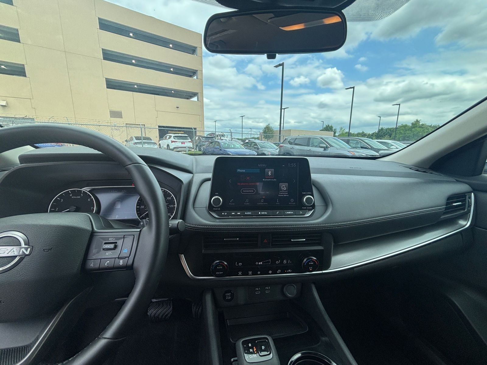 Used 2025 Nissan Rogue SV FWD image 33