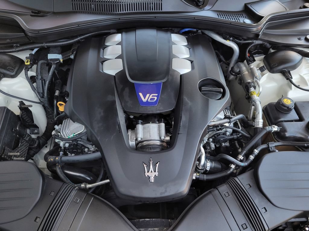 Used 2018 Maserati Quattroporte S GranLusso RWD image 35