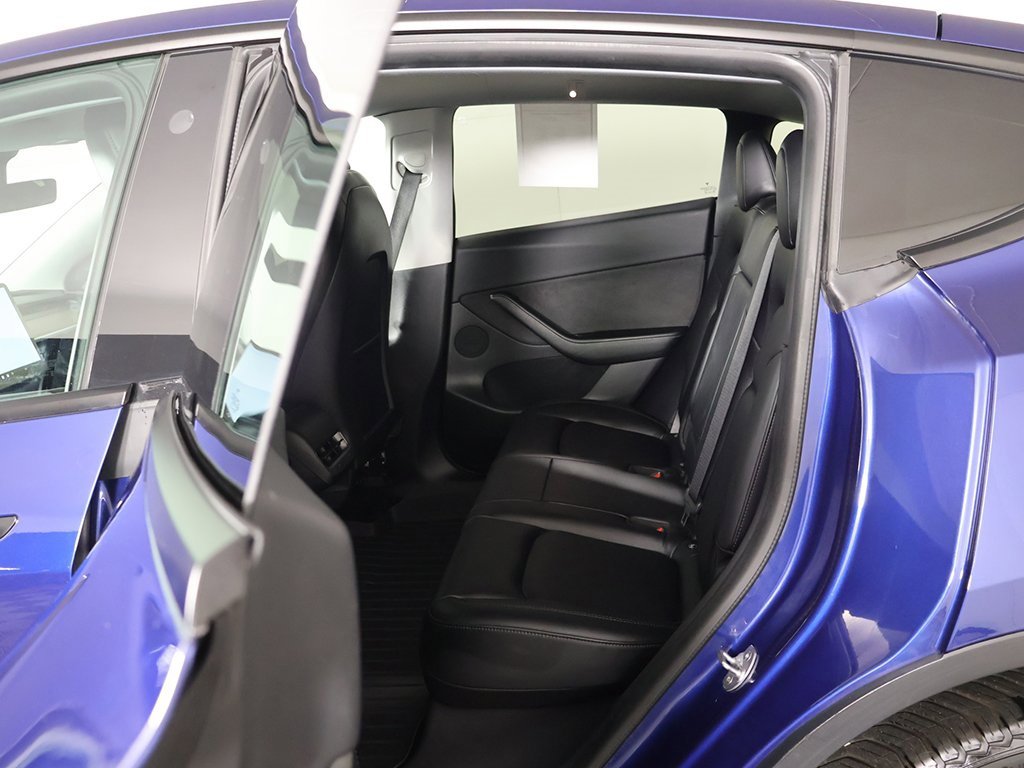 Used 2021 Tesla Model Y Long Range image 31
