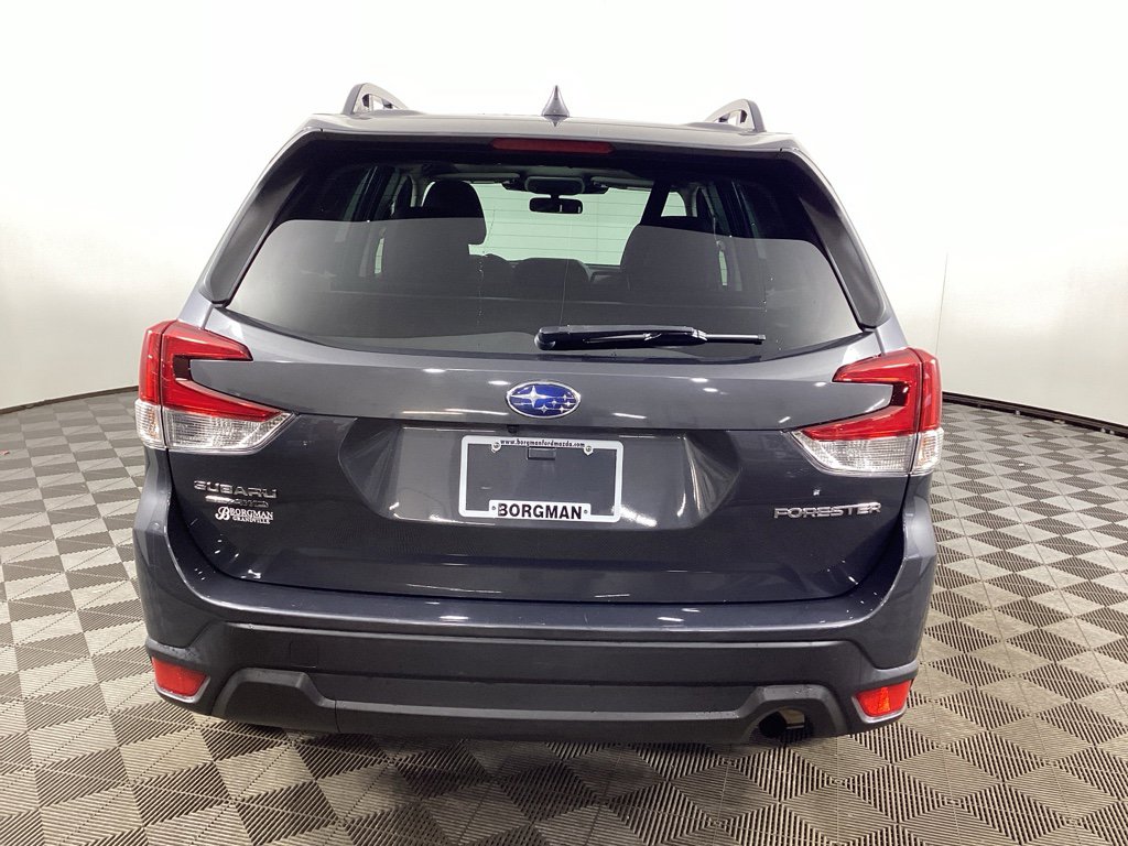 Used 2022 Subaru Forester Premium image 3