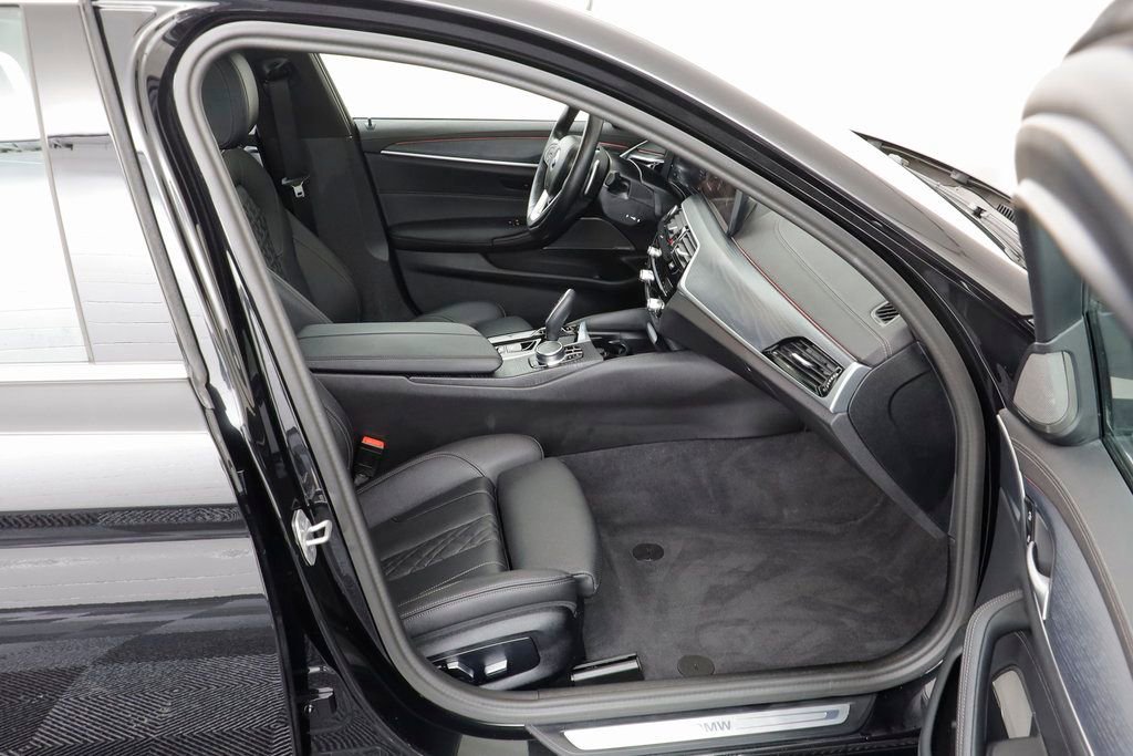 Certified 2023 BMW 530i xDrive w/ Premium Package image 21