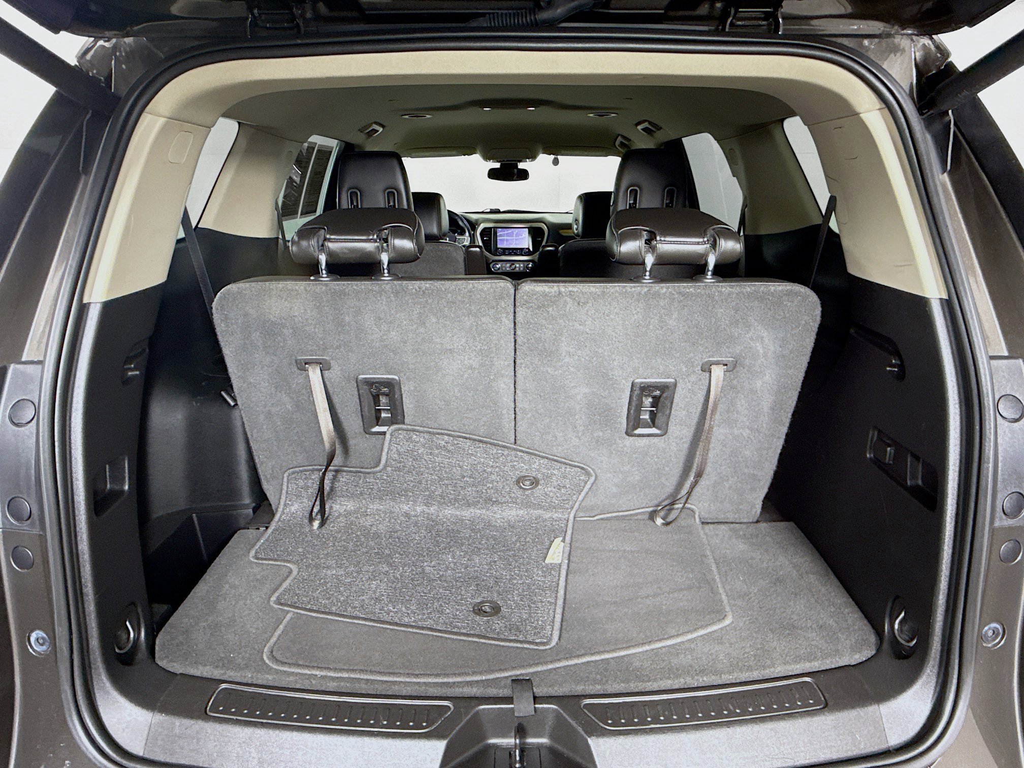 Used 2019 GMC Acadia Denali image 34