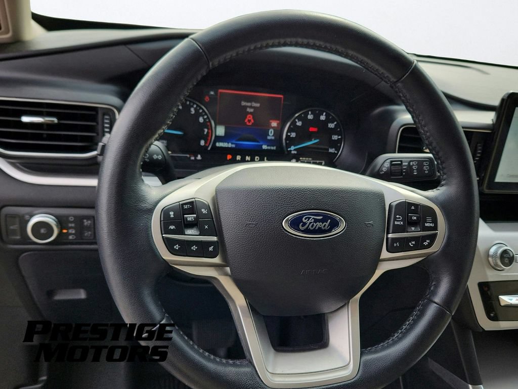 Used 2022 Ford Explorer XLT w/ Equipment Group 202A AWD/4WD image 12