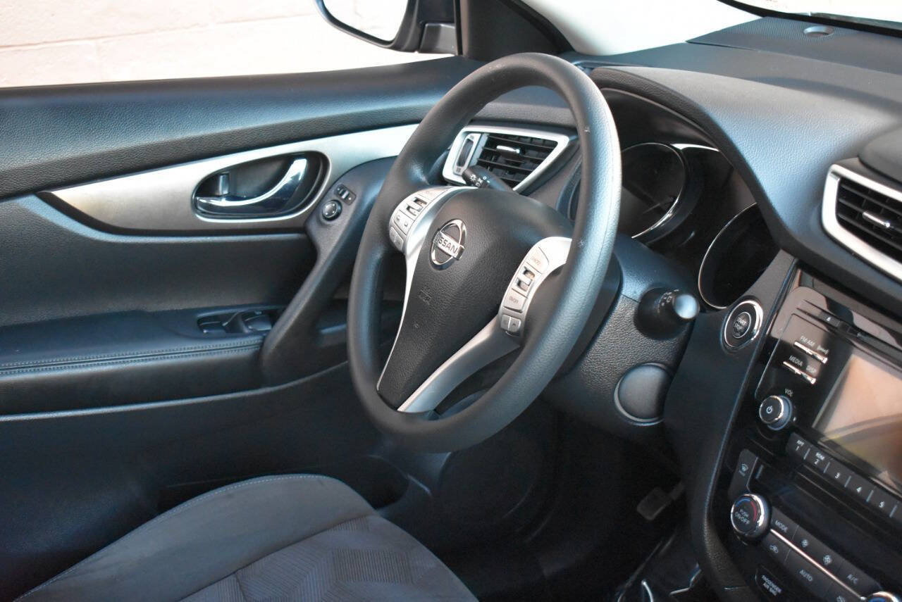 Used 2015 Nissan Rogue SV AWD/4WD image 18