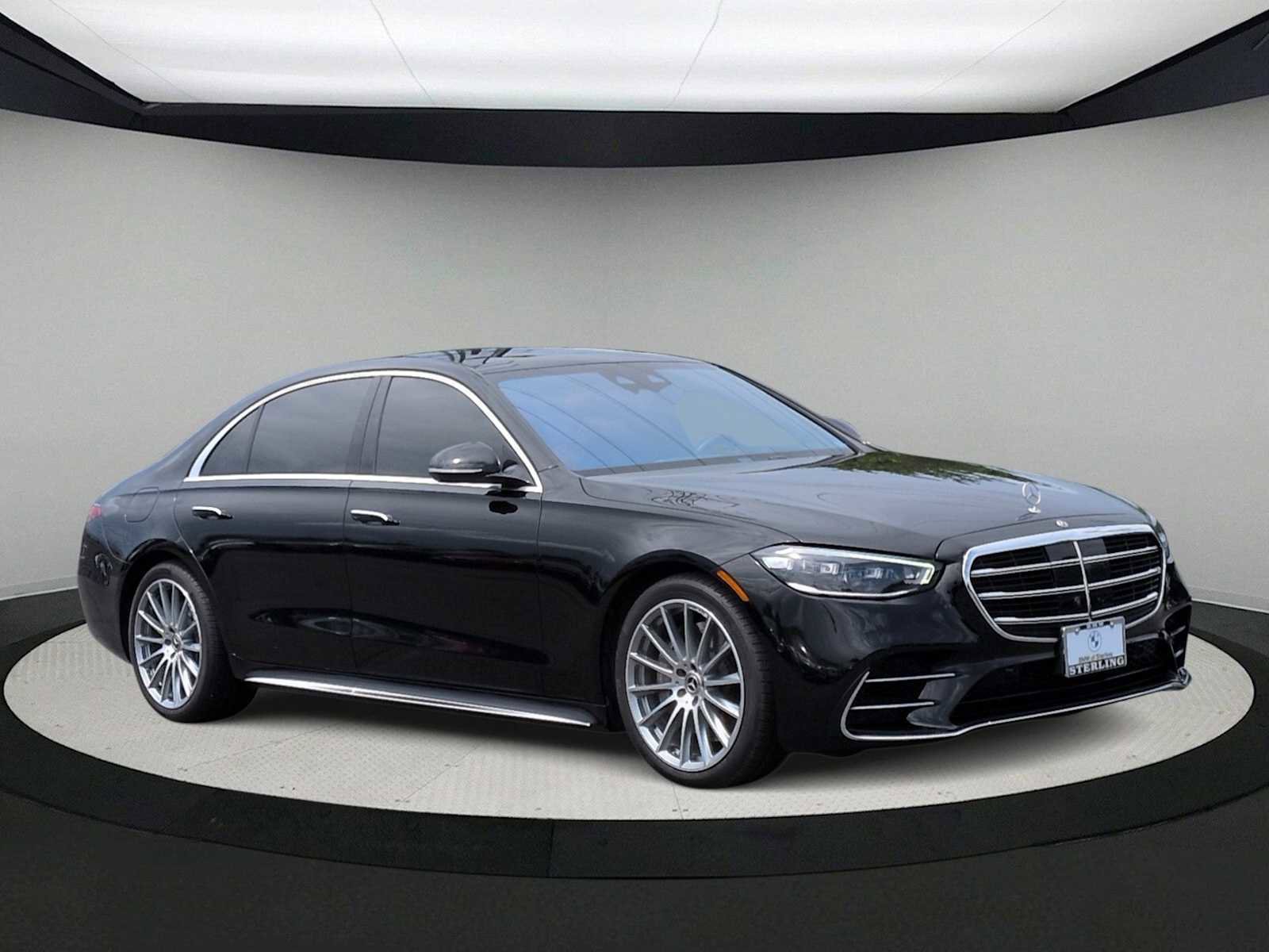 Used 2023 Mercedes-Benz S 580 4MATIC Sedan image 2