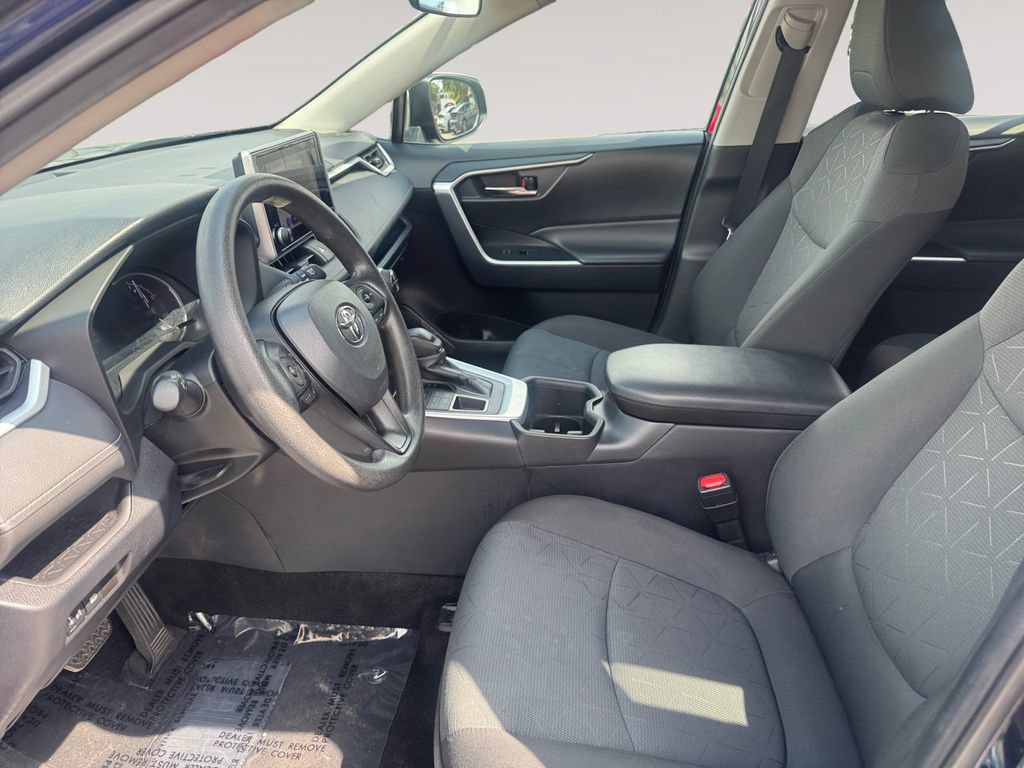 Used 2024 Toyota RAV4 XLE AWD/4WD image 9