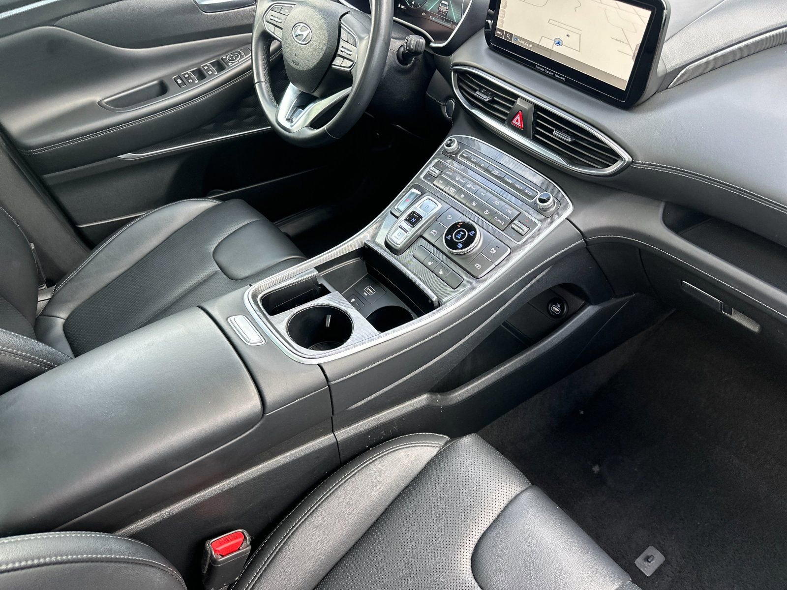 Used 2023 Hyundai Santa Fe SEL Premium image 17