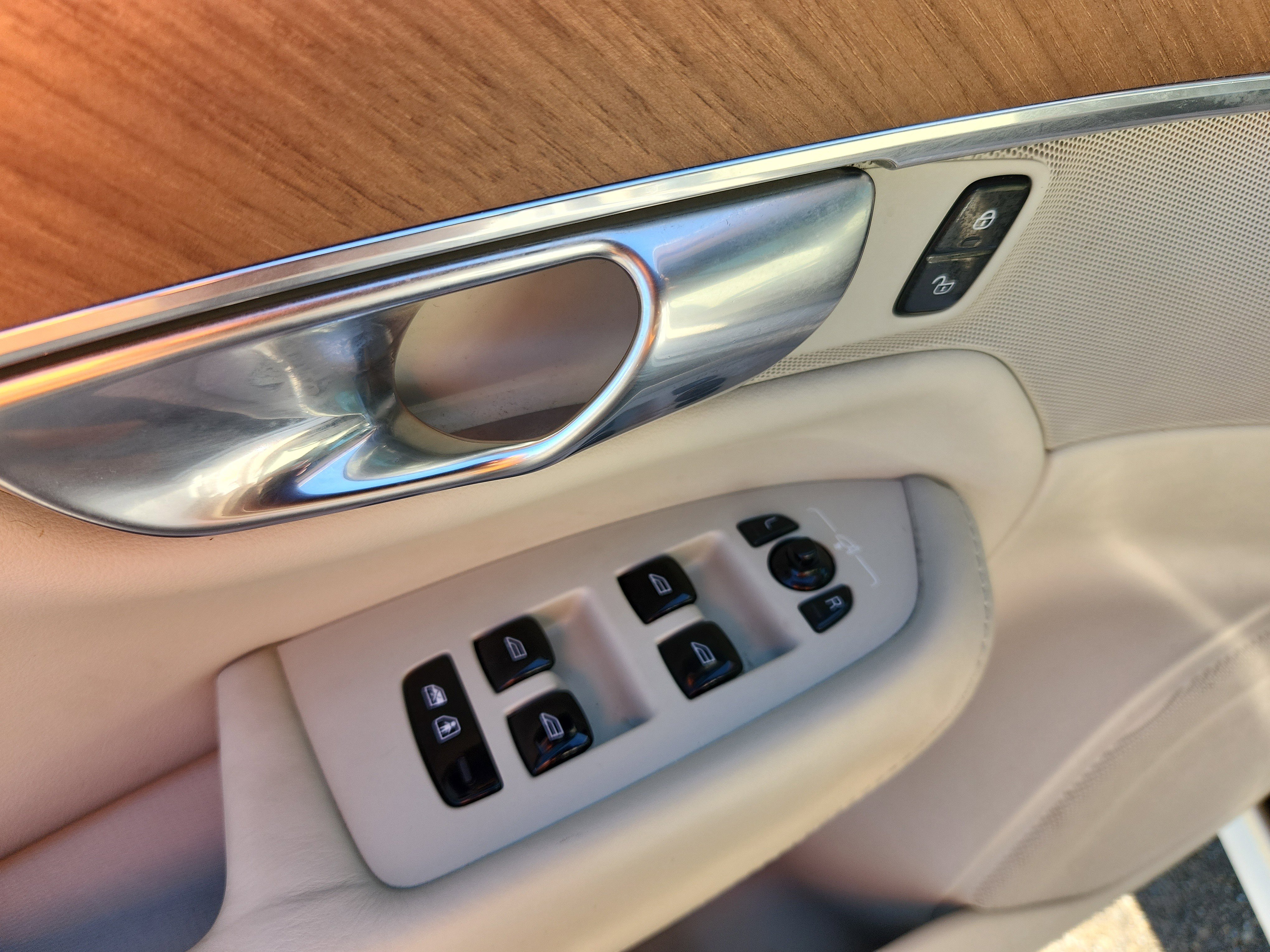 Used 2020 Volvo XC90 T6 Inscription image 24