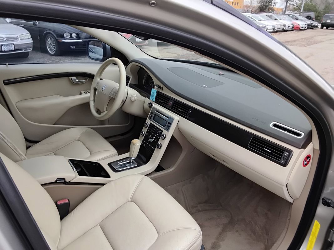 Used 2008 Volvo XC70 3.2 image 16