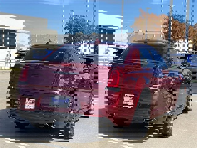 Used 2023 Chrysler 300 Touring w/ Sport Appearance Package image 4