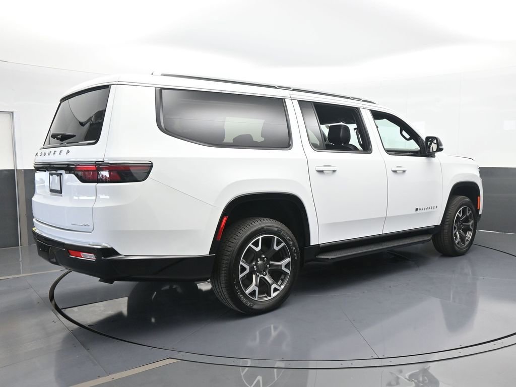 Used 2023 Jeep Wagoneer L Series III w/ Preferred Equipment Group image 6