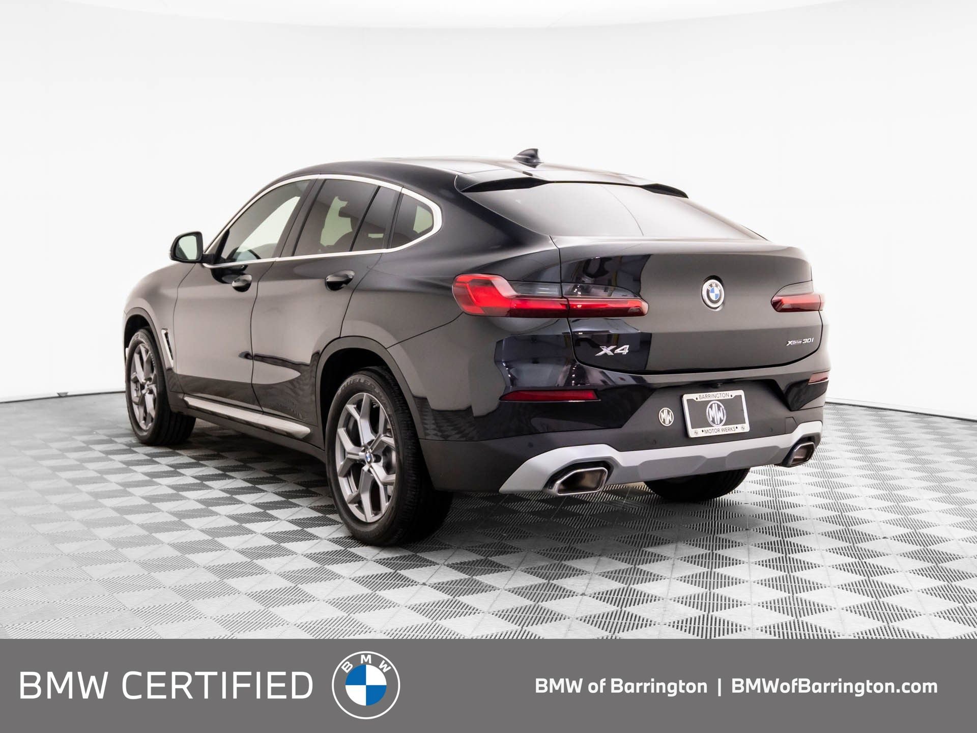 Certified 2025 BMW X4 xDrive30i image 3