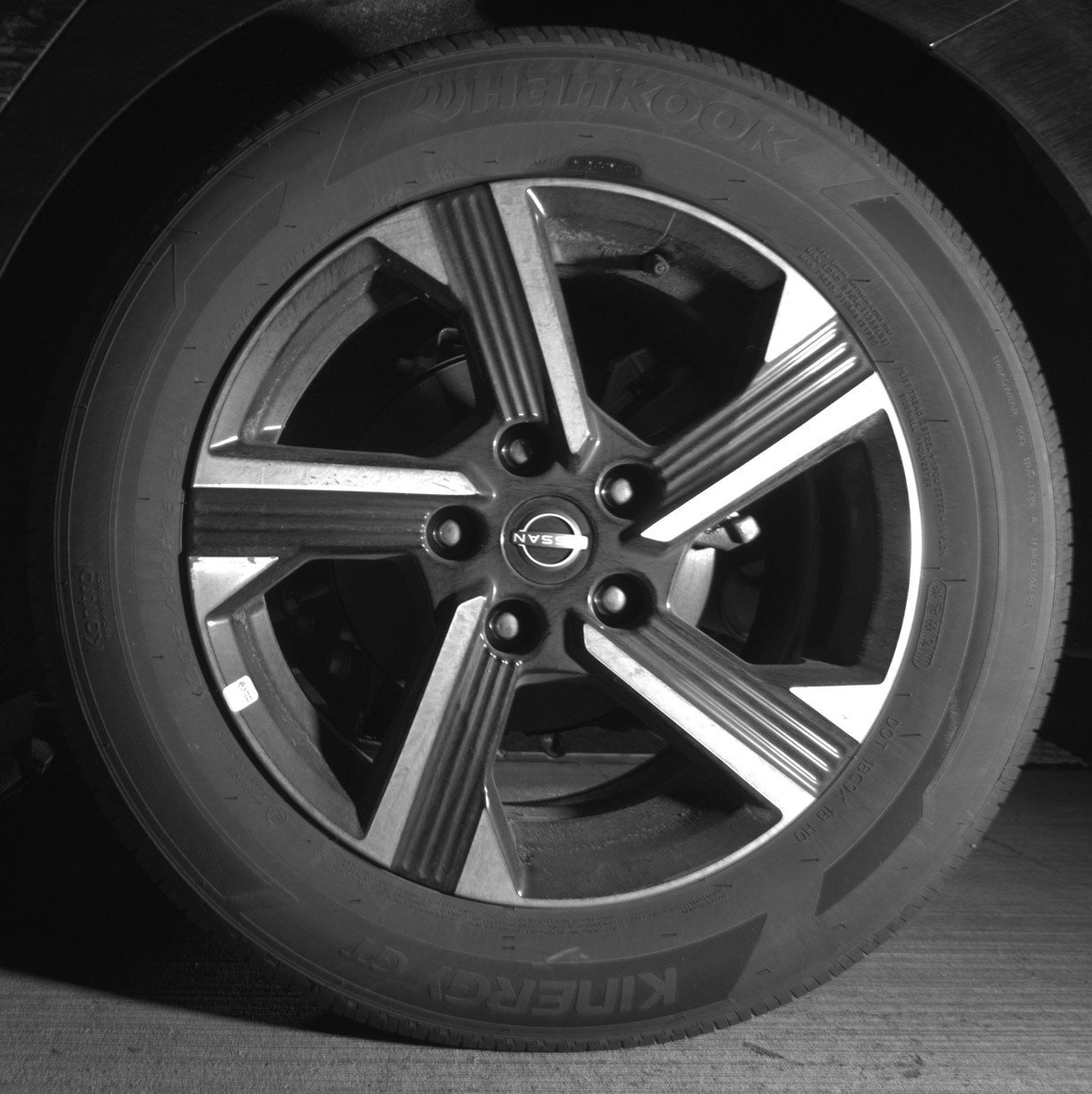 Used 2025 Nissan Sentra SV FWD image 14