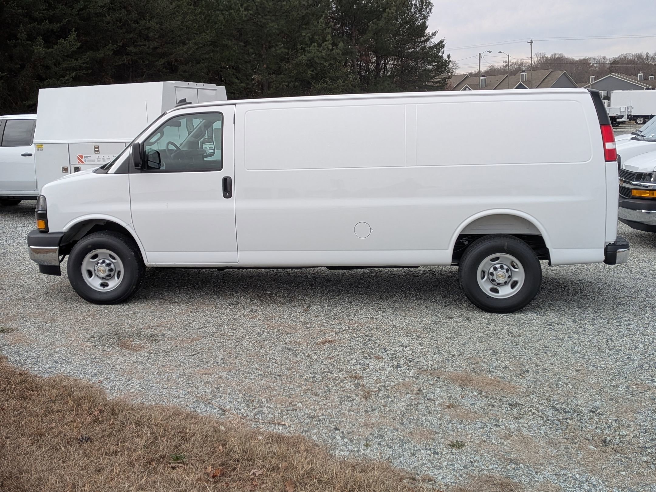 New 2025 Chevrolet Express 3500 w/ Driver Convenience Package image 5