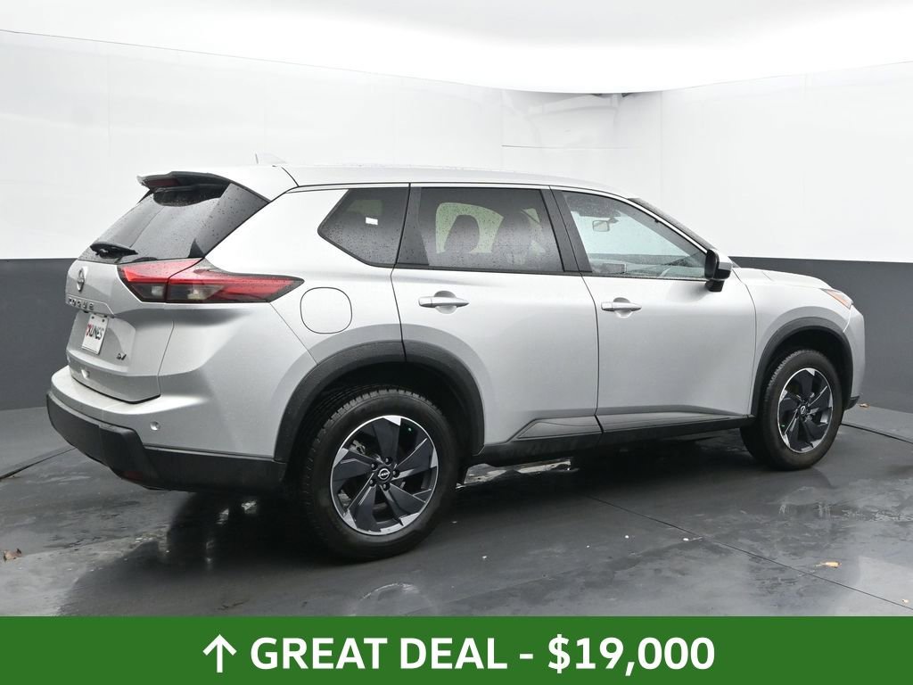Used 2024 Nissan Rogue SV image 12