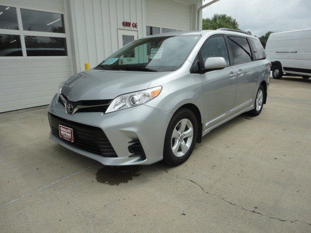 Used 2020 Toyota Sienna LE image 22