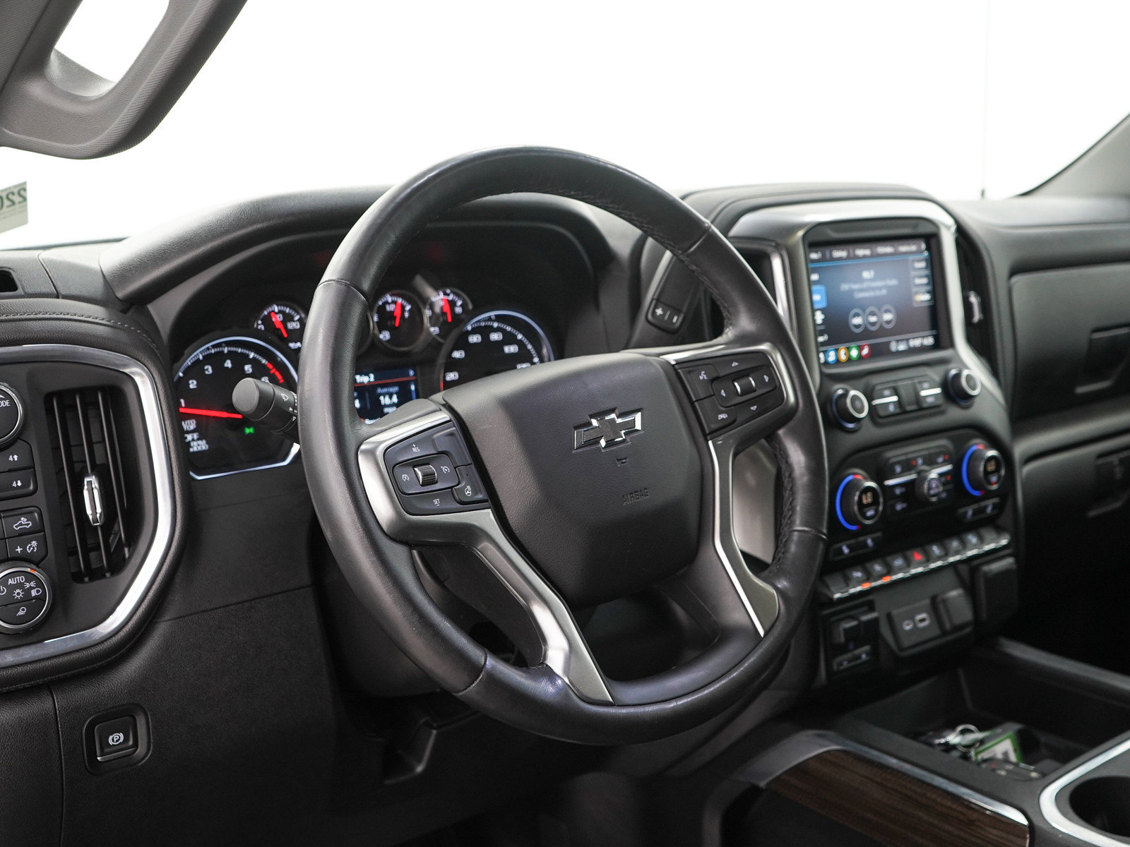 Used 2020 Chevrolet Silverado 1500 LT Trail Boss AWD/4WD image 25