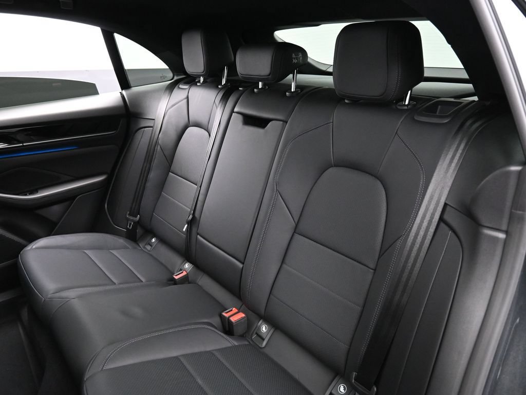 Certified 2025 Porsche Macan Electric RWD image 23