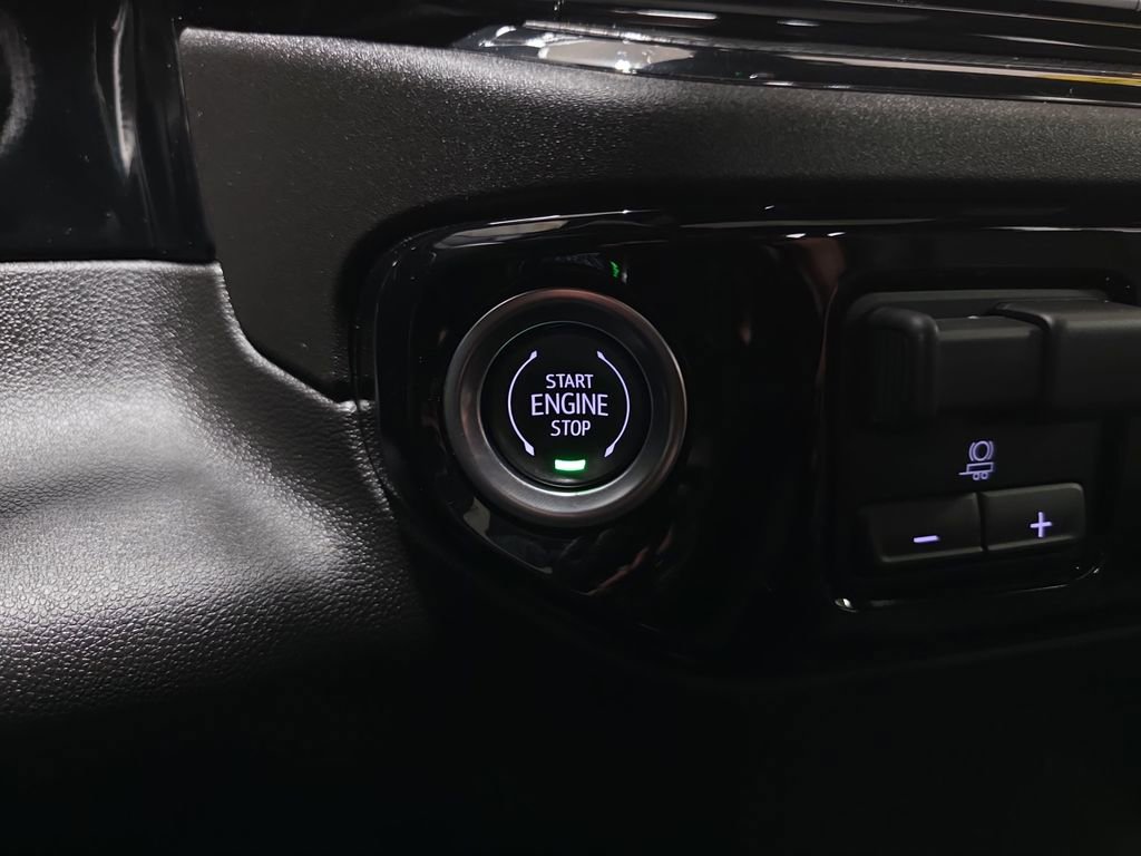 Used 2025 Chevrolet Silverado 2500 ZR2 w/ Technology Package image 20