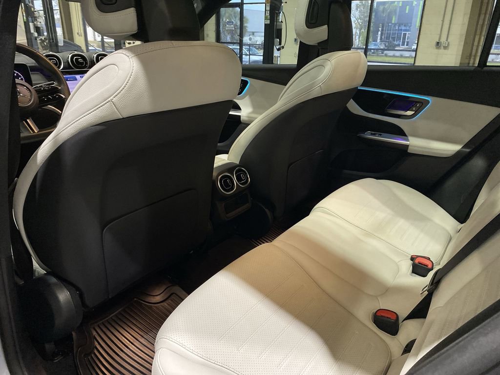 Used 2024 Mercedes-Benz GLC 300 image 5