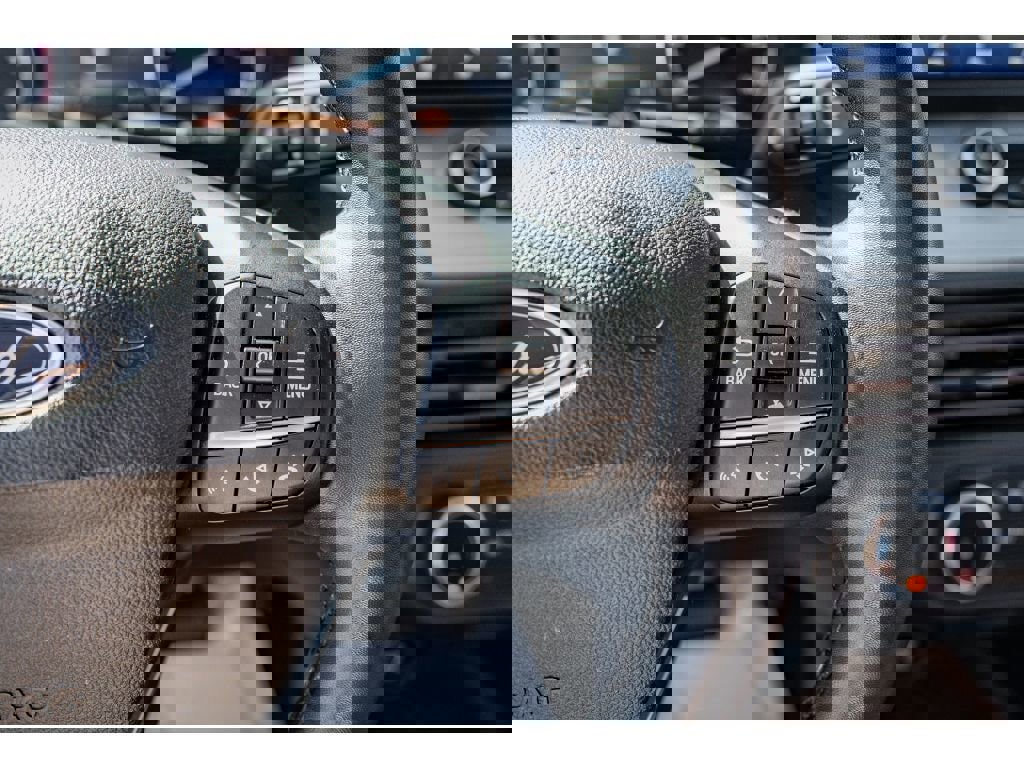 Used 2023 Ford Maverick Lariat w/ Lariat Luxury Package image 13