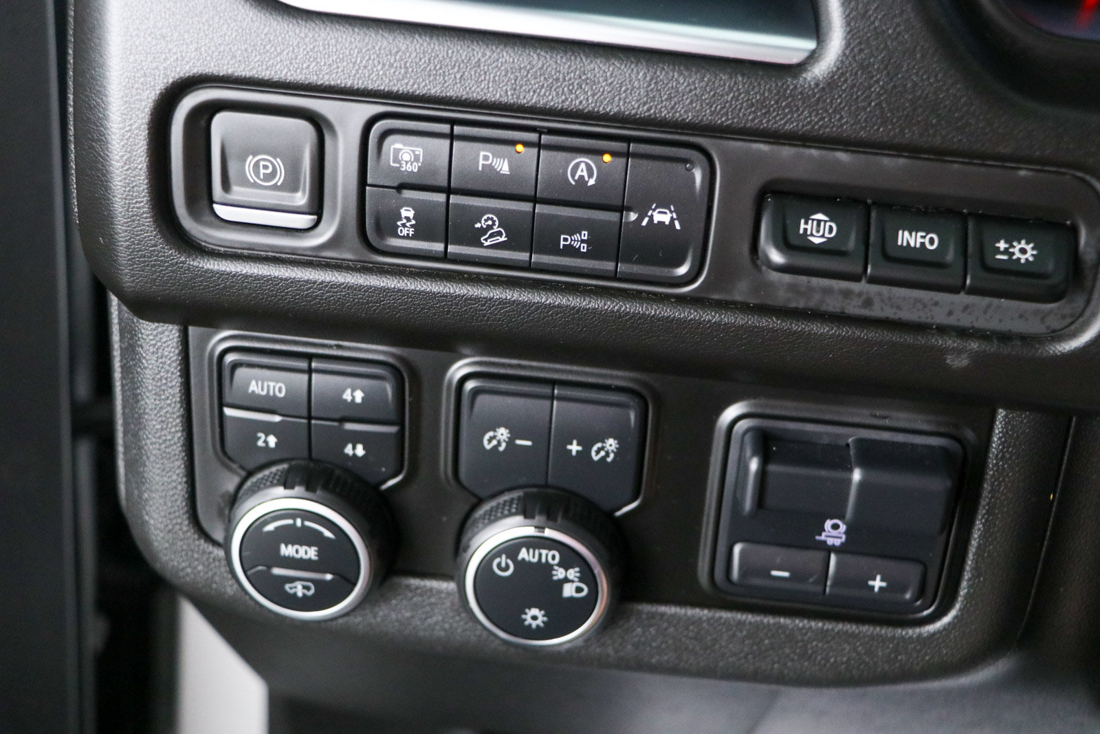 Used 2023 Chevrolet Tahoe High Country w/ Advanced Technology Package AWD/4WD image 25