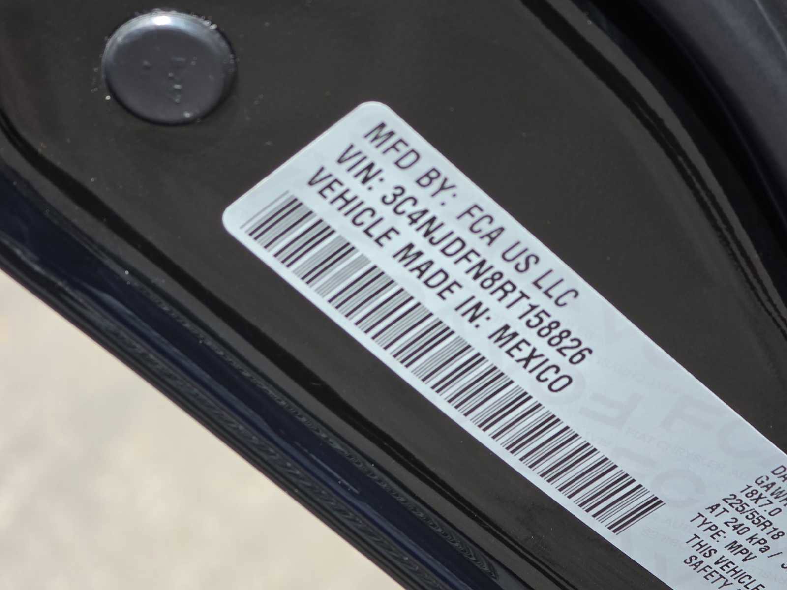 Used 2024 Jeep Compass Latitude image 25