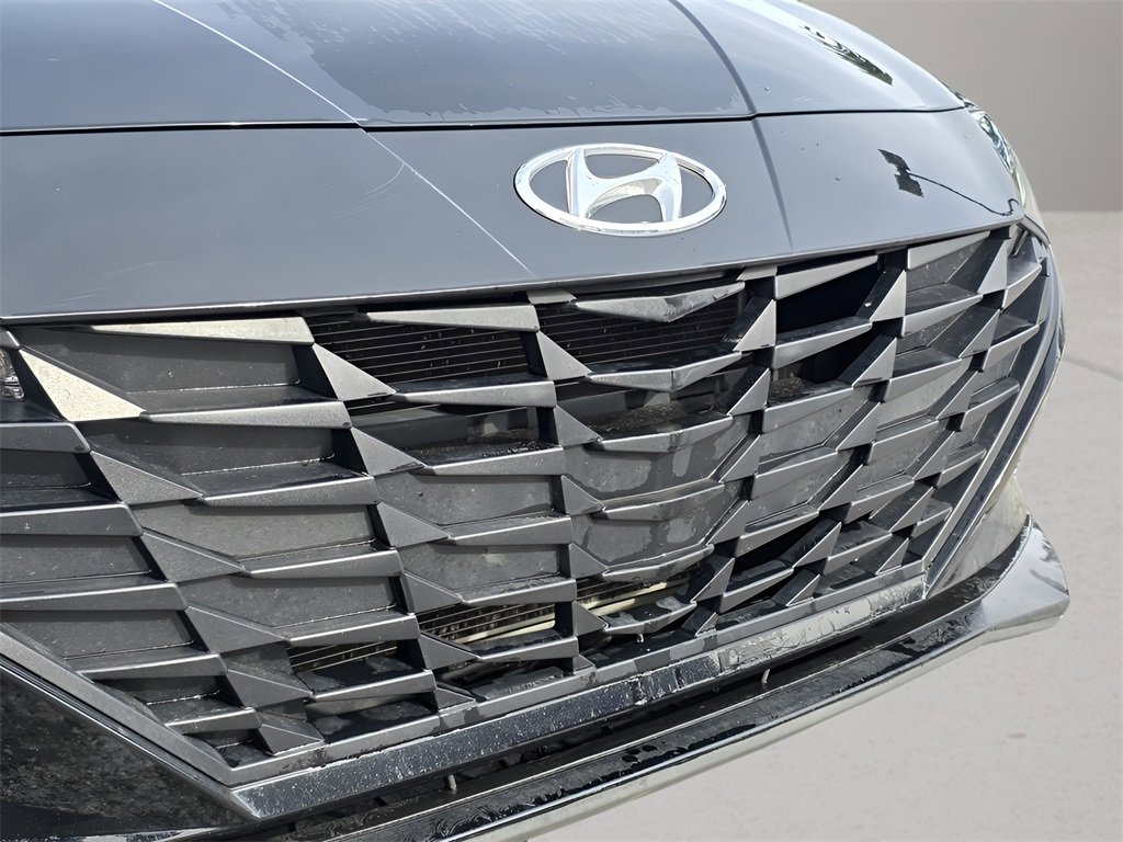 Used 2022 Hyundai Elantra SEL image 9