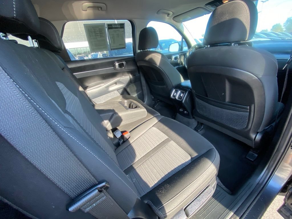 Certified 2023 Kia Sorento LX FWD image 25