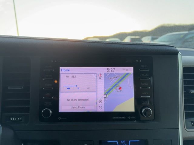 Used 2018 Toyota Sienna XLE w/ XLE Navigation Package image 18