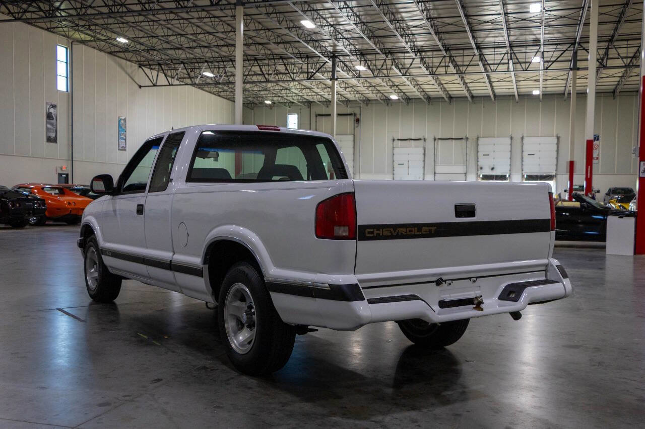 Used 1995 Chevrolet S10 Pickup LS RWD image 4
