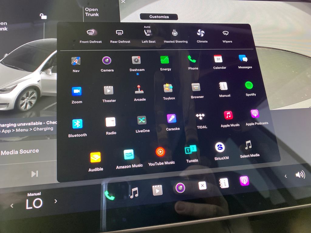 Used 2022 Tesla Model Y Long Range image 23