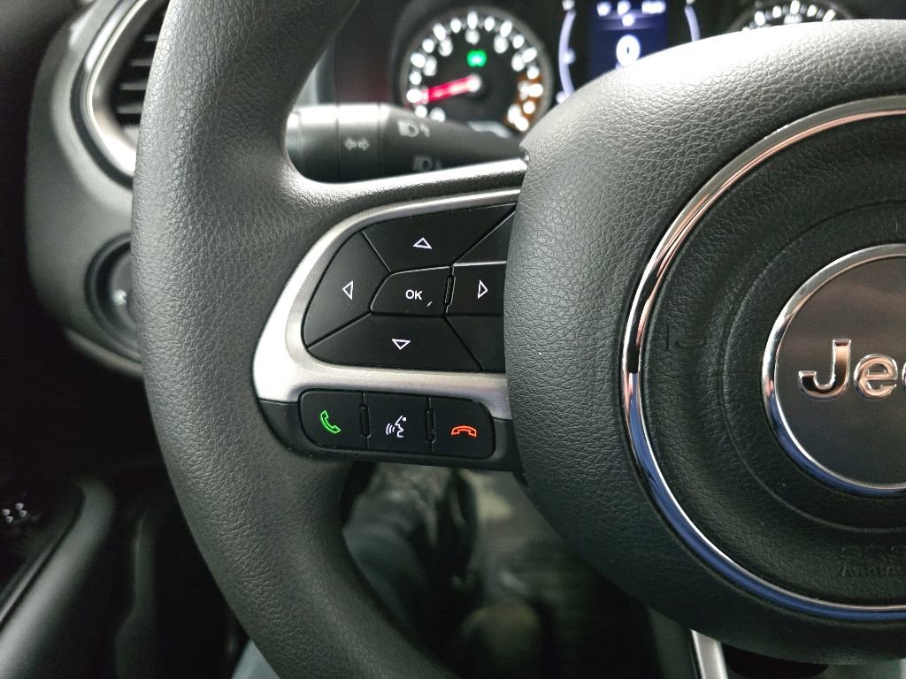 Used 2023 Jeep Renegade Latitude AWD/4WD image 19