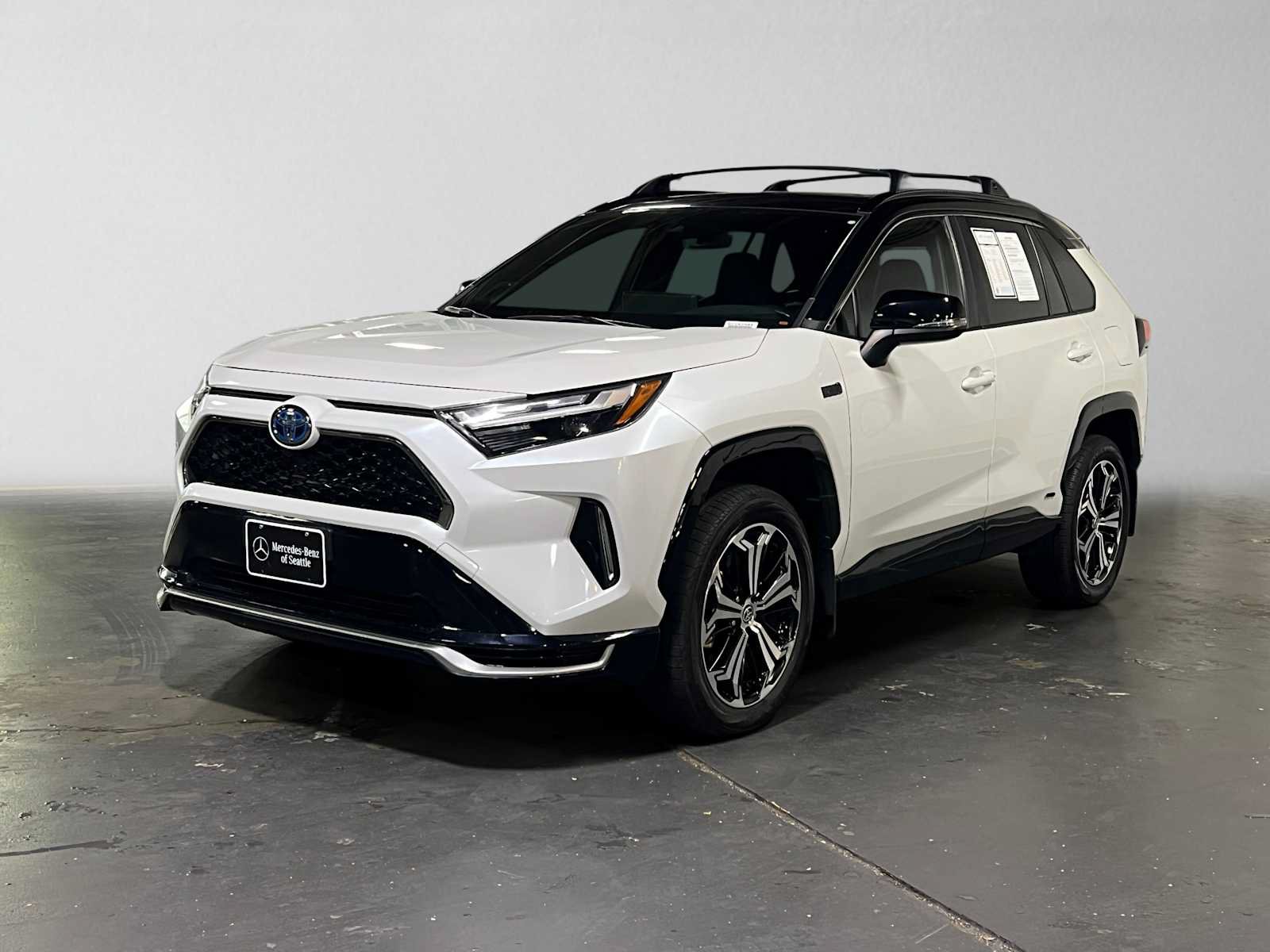 Used 2024 Toyota RAV4 XSE w/ Weather Package AWD/4WD image 7
