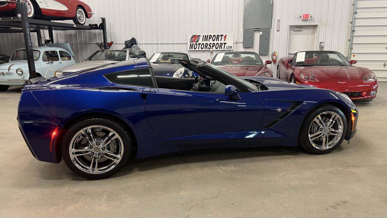 Used 2017 Chevrolet Corvette Stingray Coupe w/ 2LT Preferred Equipment Group RWD image 8