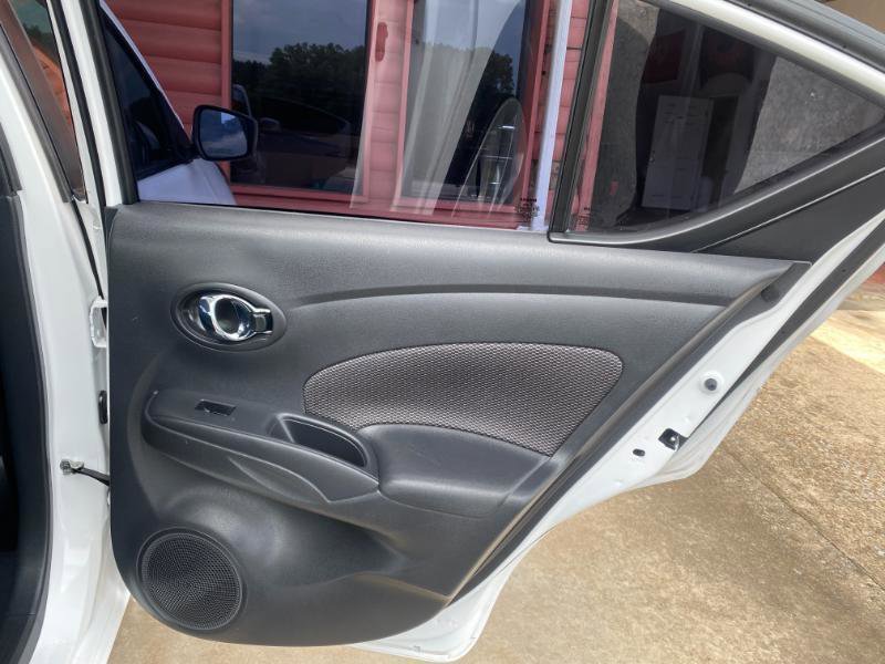 Used 2019 Nissan Versa SV image 17