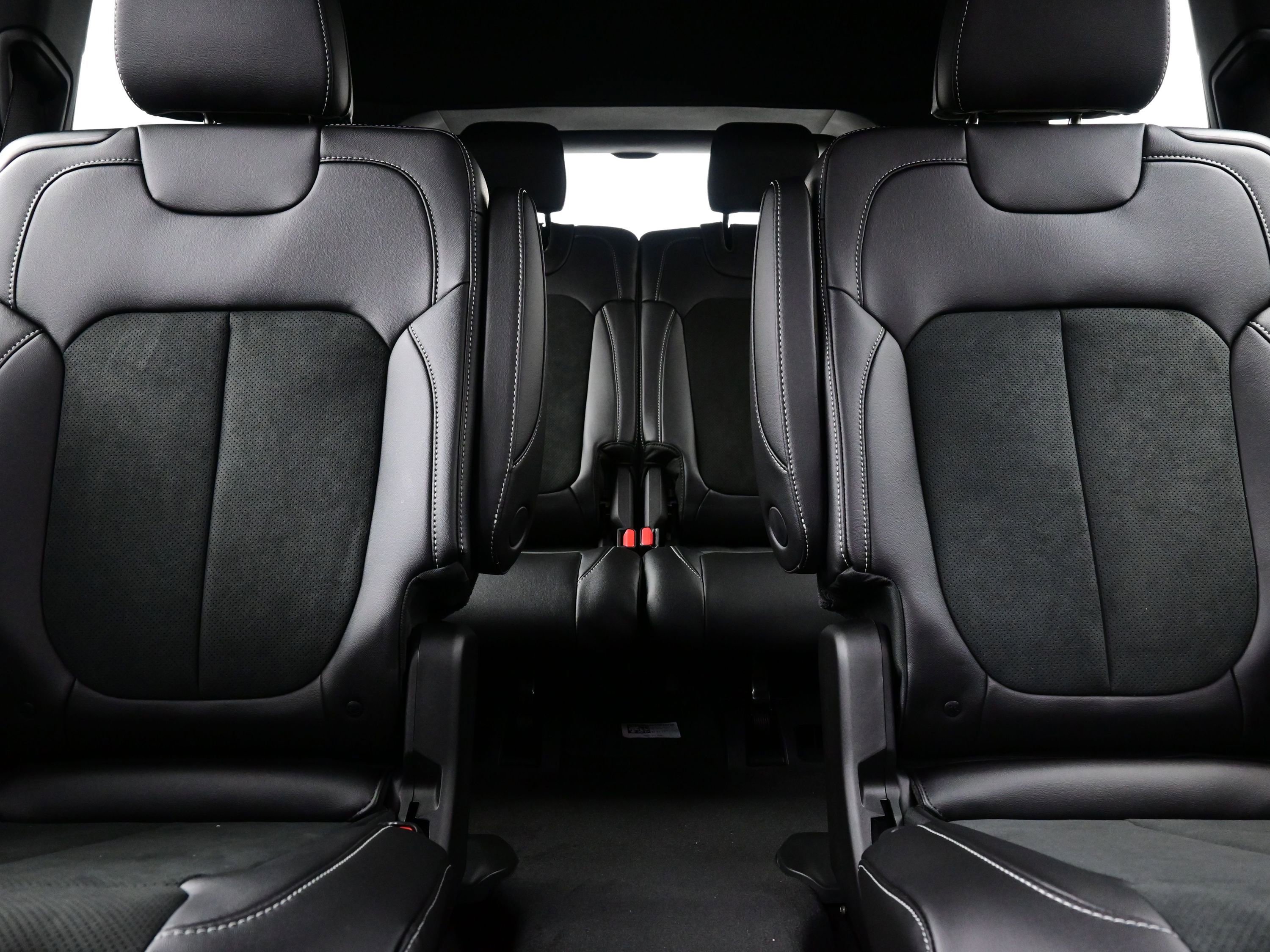 New 2025 Jeep Grand Cherokee L Altitude image 10