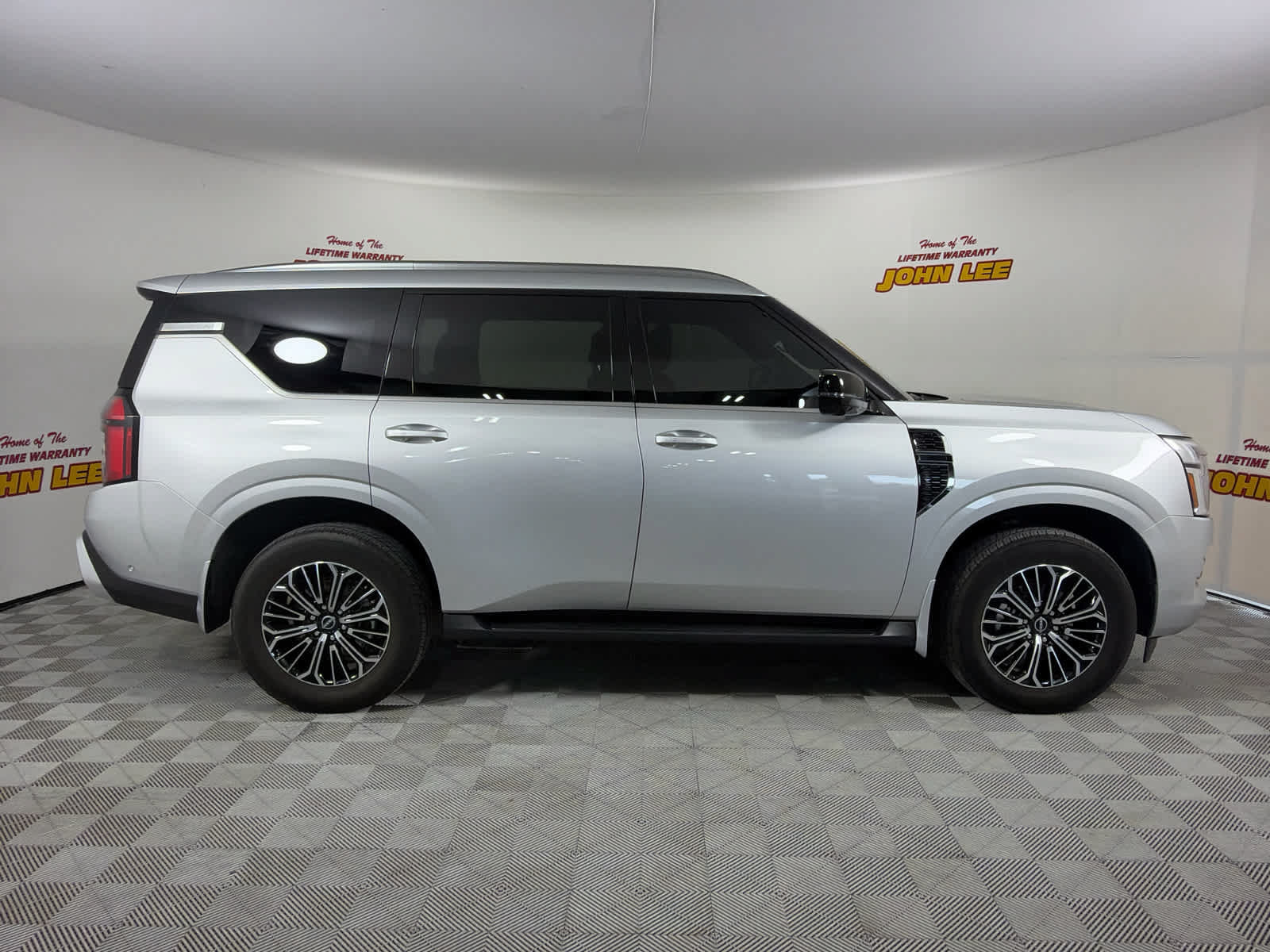 Certified 2025 Nissan Armada SL w/ Captain's Chari Seat Package RWD image 7